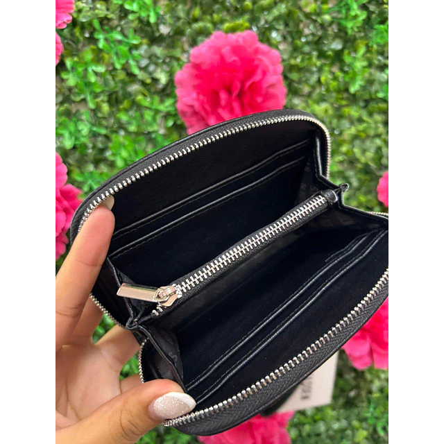 TARJETERO STEVE MADDEN NEGRO MONOGRAMO OVALADO