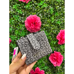 TARJETERO GUESS GRIS CON G NEGRAS