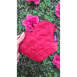 COSMETIQUERO VS ROJO DE CORAZÓN