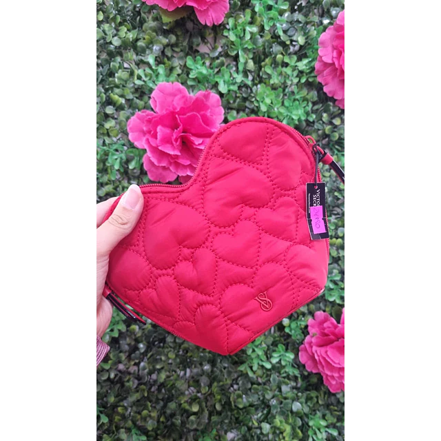 COSMETIQUERO VS ROJO DE CORAZÓN