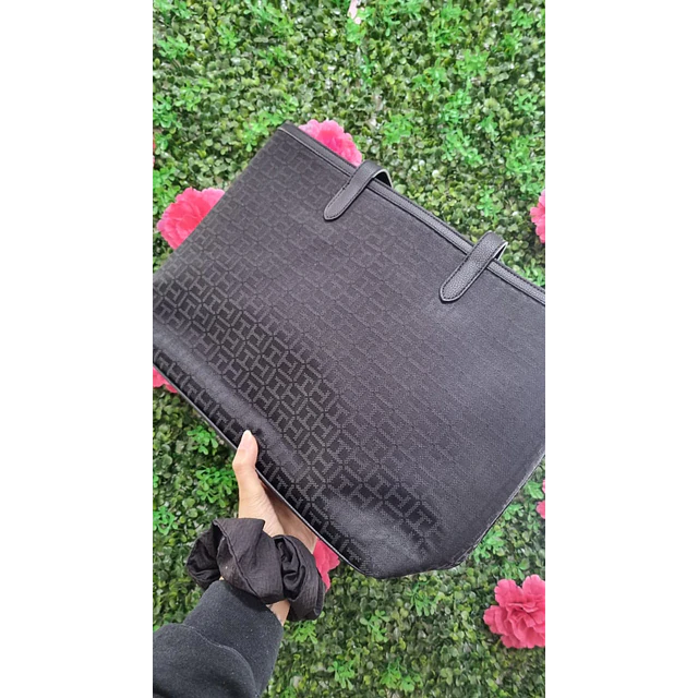 TOTE TOMMY NEGRO LINEAS VERTICALES BLANCA/ROJA + TARJETERO