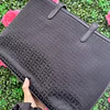 TOTE TOMMY NEGRO LINEAS VERTICALES BLANCA/ROJA + TARJETERO