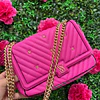 CROSSBODY VS MEDIANO FUCSIA CON TAPA