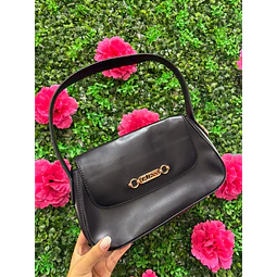 CARTERA DE HOMBRO GUESS NEGRA LISA CON LOGO GUESS DORADO
