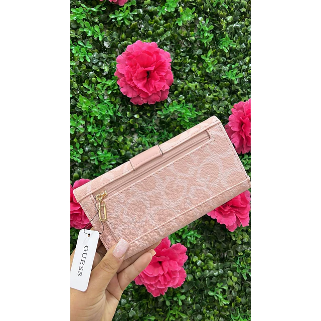 BILLETERA GUESS LARGA ROSADA