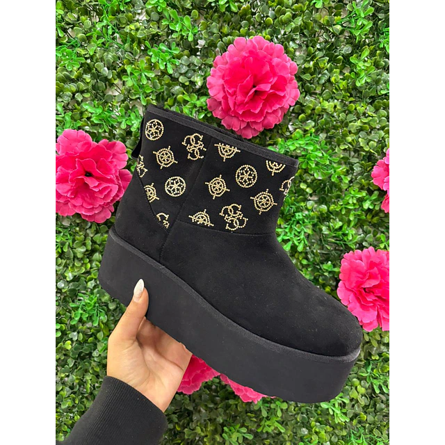 BOTAS GUESS NEGRAS NRO9