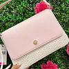 CARTERA TOMMY BEIGE CN ROSA DOBLE CORREA