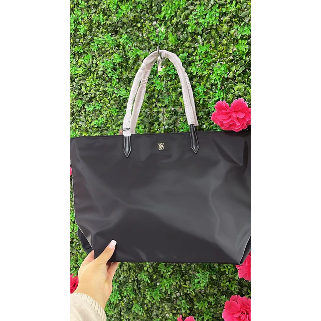 TOTE VS NEGRO LONA
