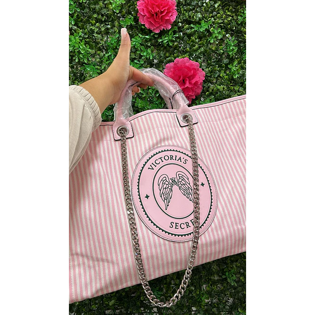 TOTE VS SIGNATURE CADENAS PLATEADAS