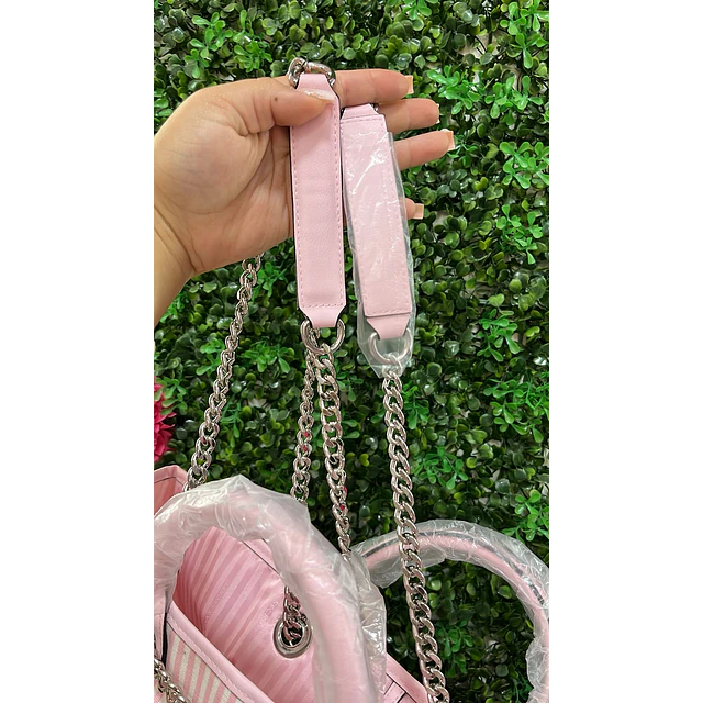 TOTE VS SIGNATURE CADENAS PLATEADAS