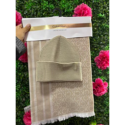 SET CK GORRO Y BUFANDA NUDE