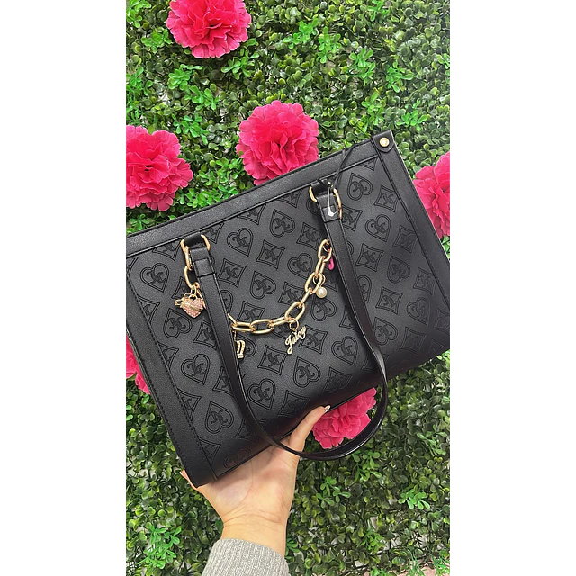 TOTE JUICY DETALLE CADENA Y CHARMS