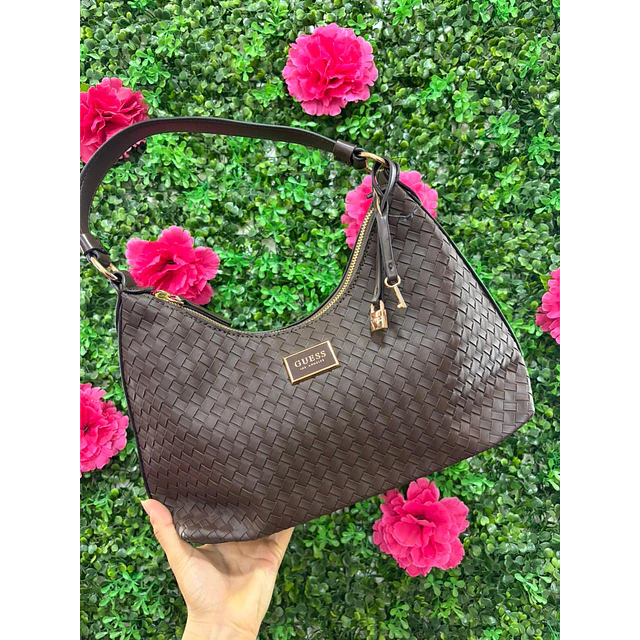 CARTERA DE HOMBRO GUESS CAFÉ RELIEVE