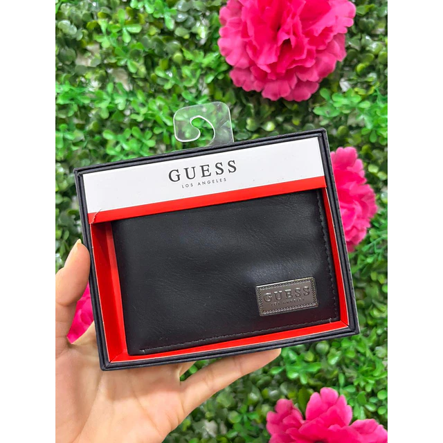 BILLETERA GUESS LOGO PLATEADO ABAJO DERECHA