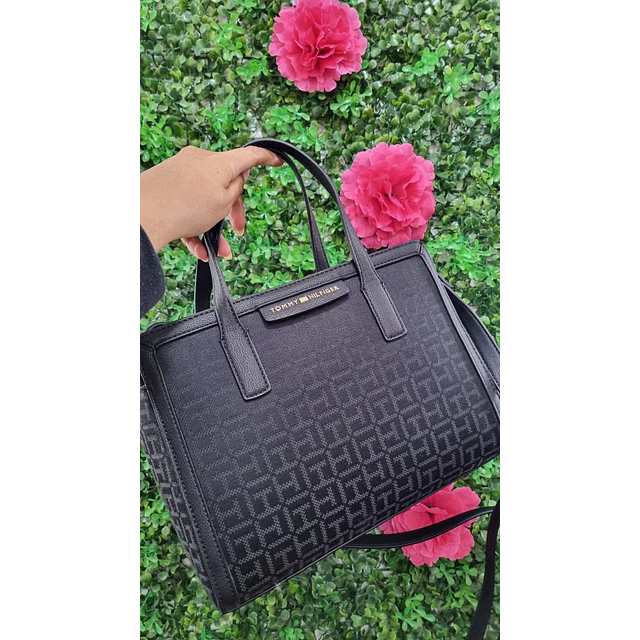 CARTERA TOMMY HILFIGER NEGRA MONOGRAMO