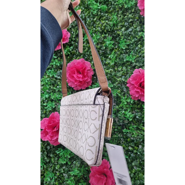 CROSSBODY CALVIN KLEIN CON TAPA VAINILLA/CAFÉ