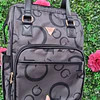 PAÑALERA GUESS NEGRA LOGOS G