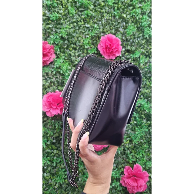 CROSSBODY SM NEGRO MONOGRAMO CADENAS NEGRAS