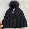 GORRO VS NEGRO CON POMPON
