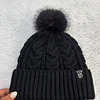 GORRO VS NEGRO CON POMPON