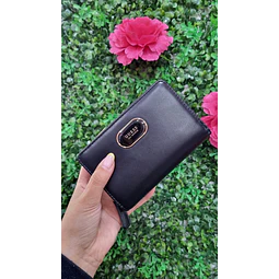 BILLETERA GUESS NEGRA LISA