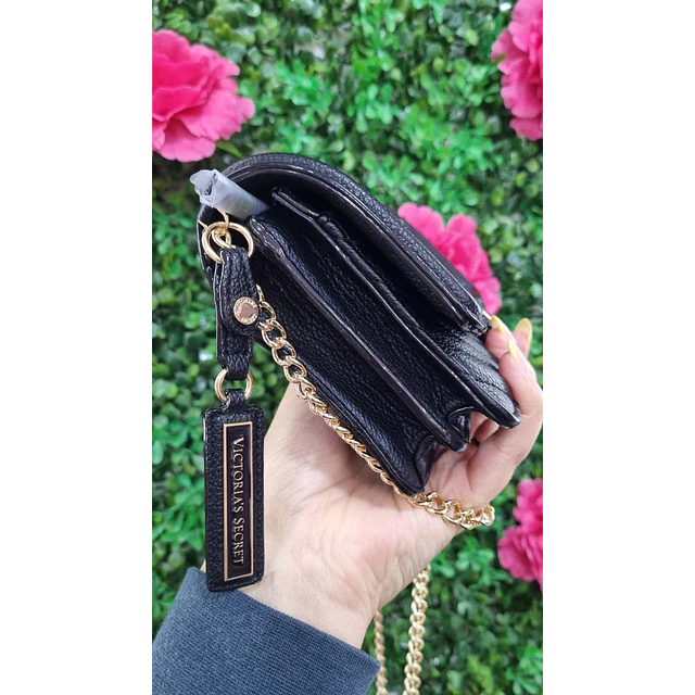 CROSSBODY VS NEGRO CON TAPA LOGO V