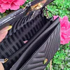 CROSSBODY VS NEGRO CON TAPA LOGO V