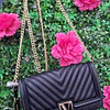 CROSSBODY VS NEGRO CON TAPA LOGO V