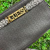 CROSSBODY NEGRO CON HEBILLA DORADO GUESS