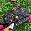 CARTERA NEGRA CON CADENAS GUESS