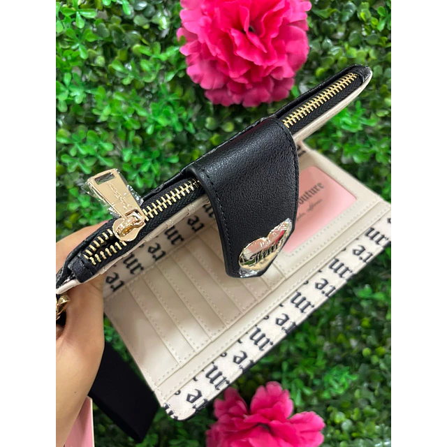 BILLETERA NEGRA LARGA JUICY CON BROCHE