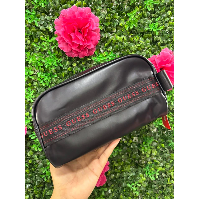 NECESER HOMBRE GUESS CON LETRAS ROJA