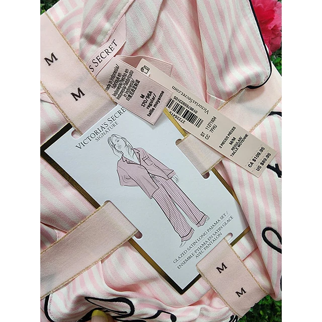 PIJAMA VS CLÁSICO LÍNEAS DELGADAS LOGO VS CUELLO TALLA L