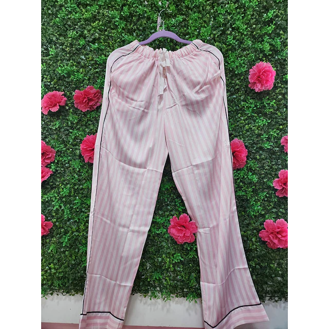 PIJAMA VS CLÁSICO LÍNEAS DELGADAS LOGO VS CUELLO TALLA L