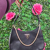 CARTERA DE HOMBRO GUESS LUNA NEGRA LISA