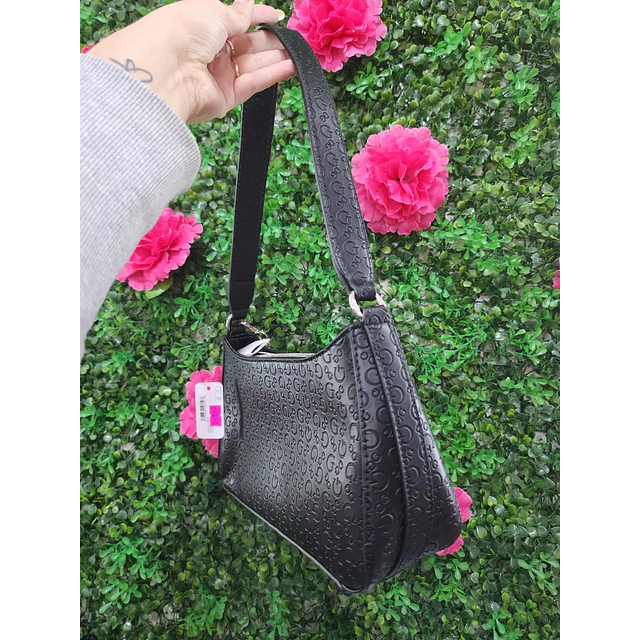 CARTERA DE HOMBRO GUESS NEGRA MONOGRAMA LOGO ARRIBA