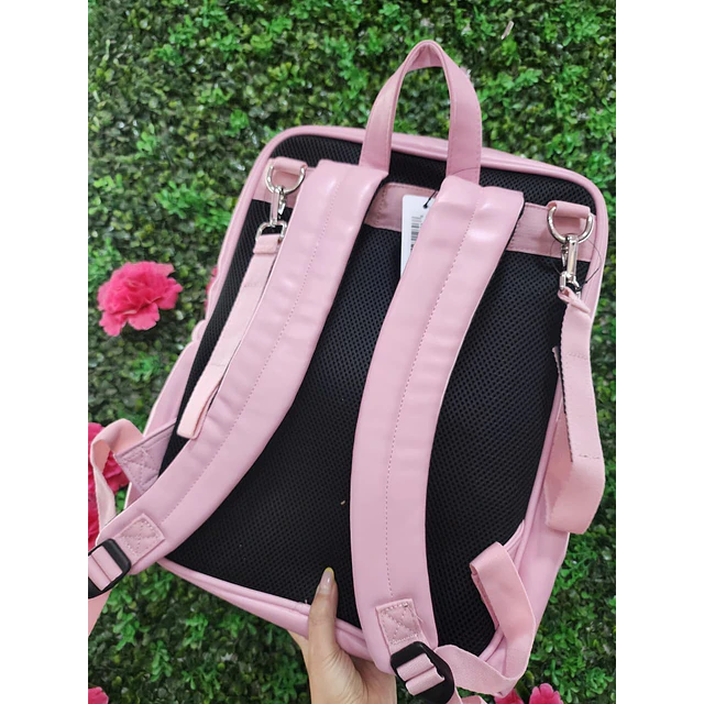 PAÑALERA ROSADA GUESS ROMBOS