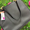 TOTE CUADRADO GUESS FRANJA HORIZONTAL CADENAS