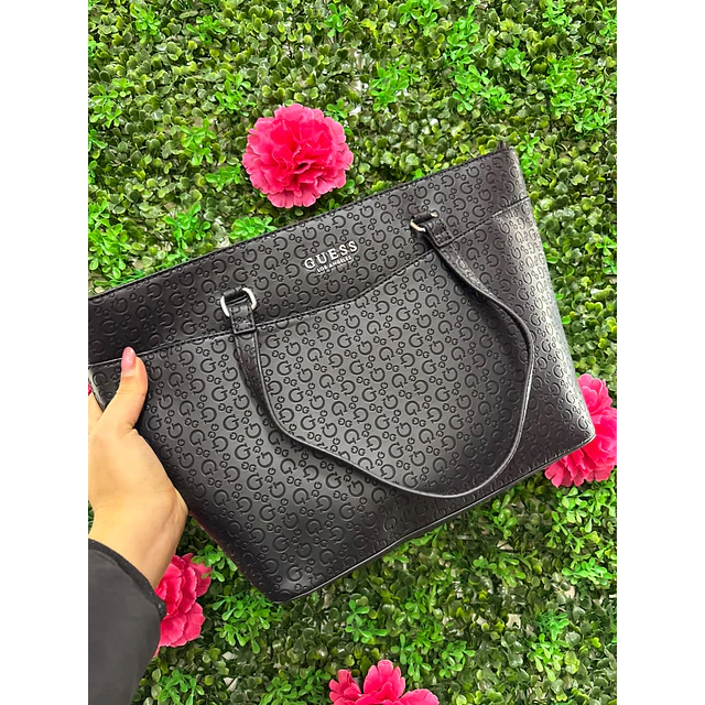 TOTE GUESS NEGRO MONOGRAMO CIERRE COMPLETO
