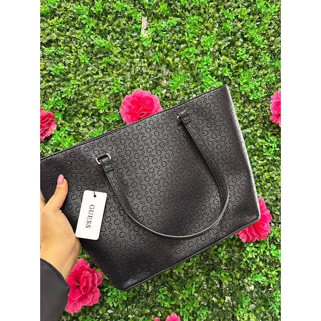 TOTE GUESS NEGRO MONOGRAMO CIERRE COMPLETO