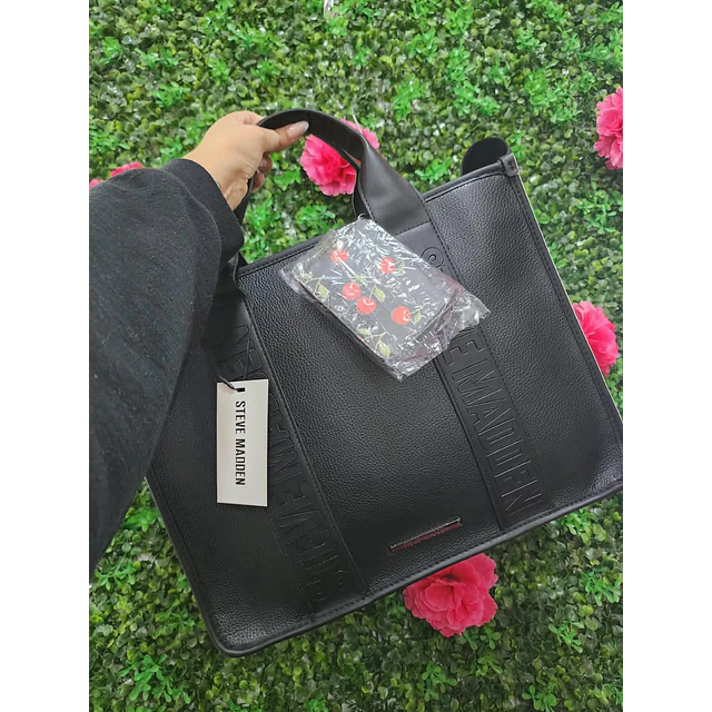 TOTE STEVE MADDEN CUADRADO NEGRO TARJETERO GUINDAS