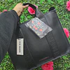 TOTE STEVE MADDEN CUADRADO NEGRO TARJETERO GUINDAS