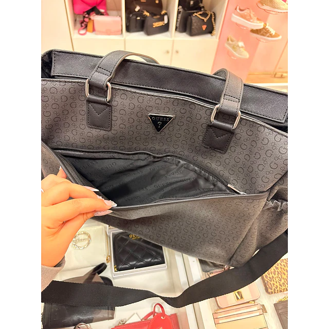 PAÑALERA GUESS NEGRA TIPO BOLSO