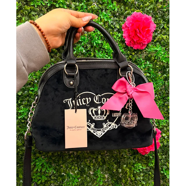 CROSSBODY JUICY NEGRO GAMUZA C/DETALLE LAZO ROSADO
