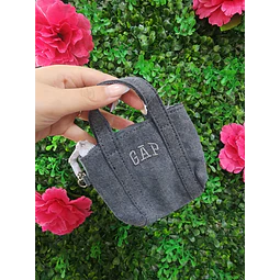 LLAVERO/ MONEDERO GAP GRIS TIPO MINI TOTE