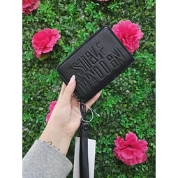 BILLETERA SM NEGRA STRAP DE MANO