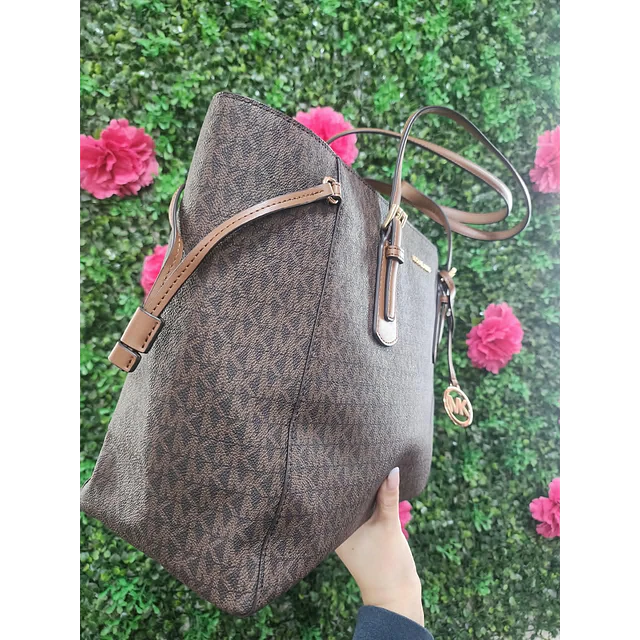 TOTE MK CAFÉ MONOGRAMO CIERRE COMPLETO XL