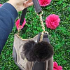 CARTERA DE HOMBRO JUICY CAFÉ POMPON