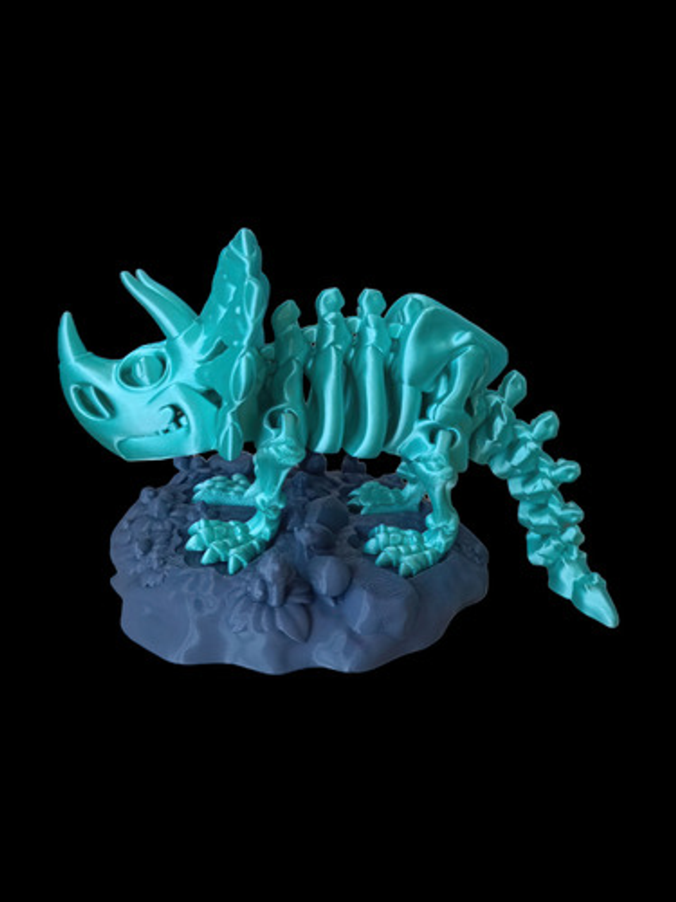 Figura De Triceratops Con Base Impreso En 3d 5