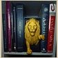 Sujeta Libros Book Nook En Diseño De León - Miniatura 2